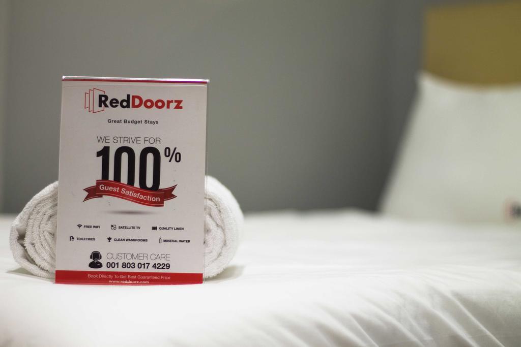 Готель Reddoorz @ Legian Street Кута Екстер'єр фото